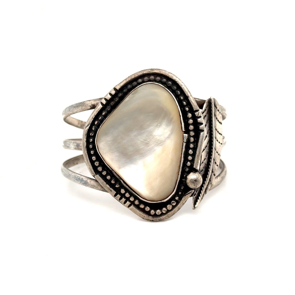 Vintage Southwestern Mother of Pearl Leaf Cuff Bracelet Silver Tone Heavy 47g